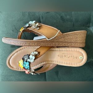 NWT Mariella lightweight wedge sandals with colorful flower detail, S9.5